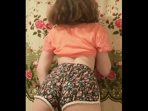 ❤️ Sexy jonk Babe deet hir Shorts op der Kamera of ️ Russesch Porno bei eis ☑
